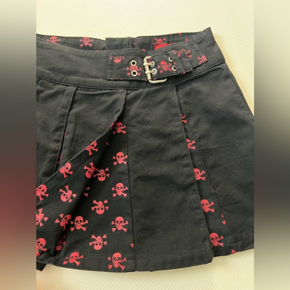 Vintage tripp nyc skirt Pleated Black With Red Skulls And Buckle Goth Style - Picture 6 of 8